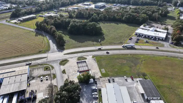 Prime ±10-Acre Commercial Development Site On Ambassador Caffery Pkwy thumbnail 3