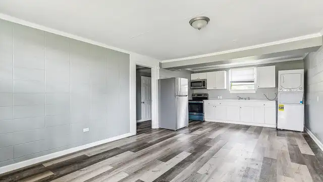 5 Plex Income Producing Property thumbnail 4