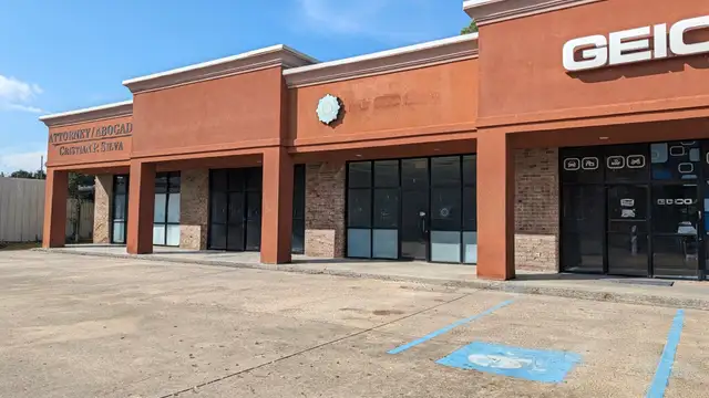 Shopping Center For Lease thumbnail 4