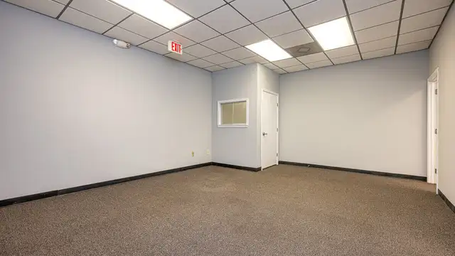 2200 Veterans Building thumbnail 5