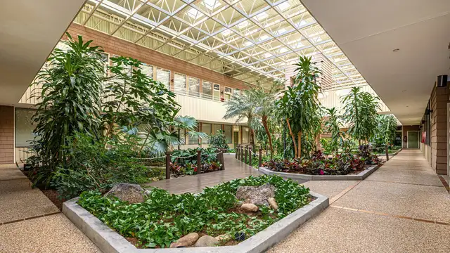 2200 Veterans Building thumbnail 3