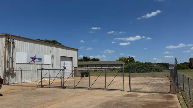 1780 Grimmett Dr thumbnail 4