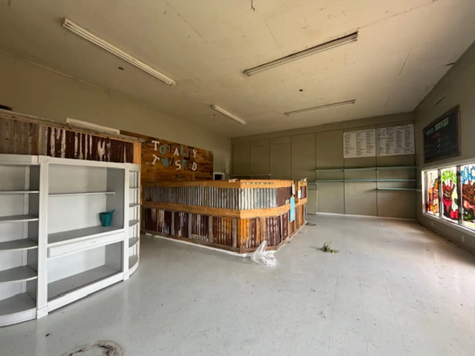 16509 US-190 image 6