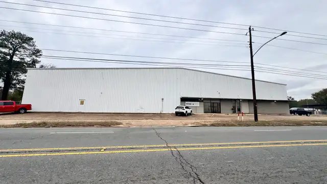 6702 Linwood Ave thumbnail 2
