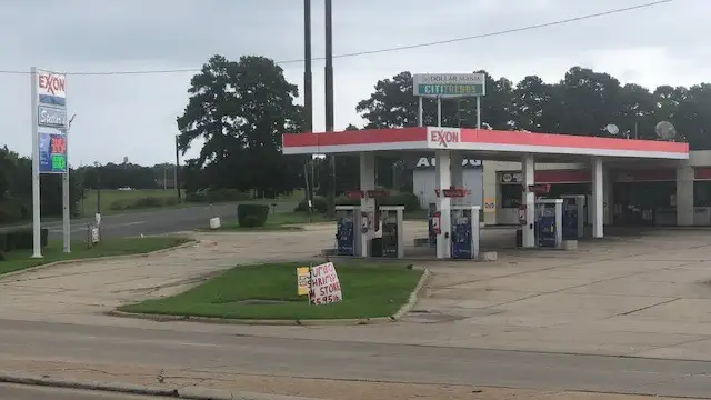 6701 Pines Rd thumbnail 3