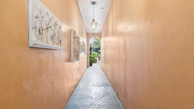 315 Chartres St thumbnail 2