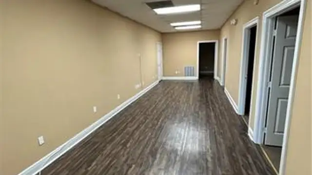 663 Brownswitch Rd Unit #3 thumbnail 4