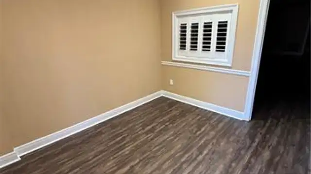 663 Brownswitch Rd Unit #3 thumbnail 3