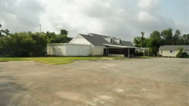 210 New Orleans Blvd thumbnail 4