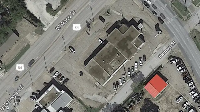 1700 W Waco Dr thumbnail 2