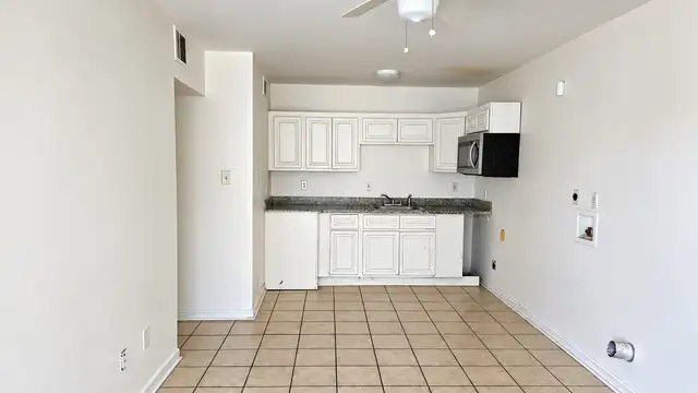606 Egania St thumbnail 4