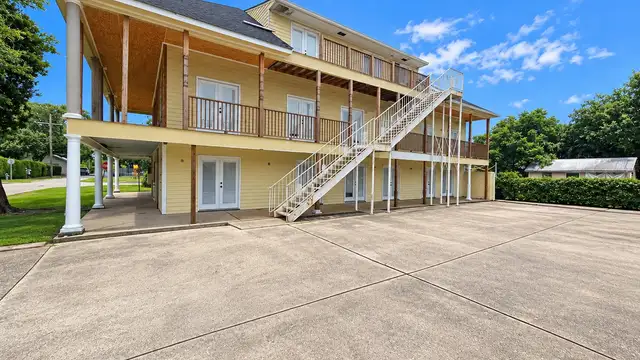 606 Egania St thumbnail 2