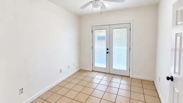 606 Egania St thumbnail 5