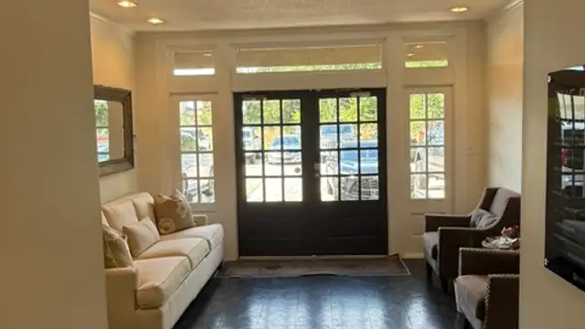 105 Chapel Dr thumbnail 5