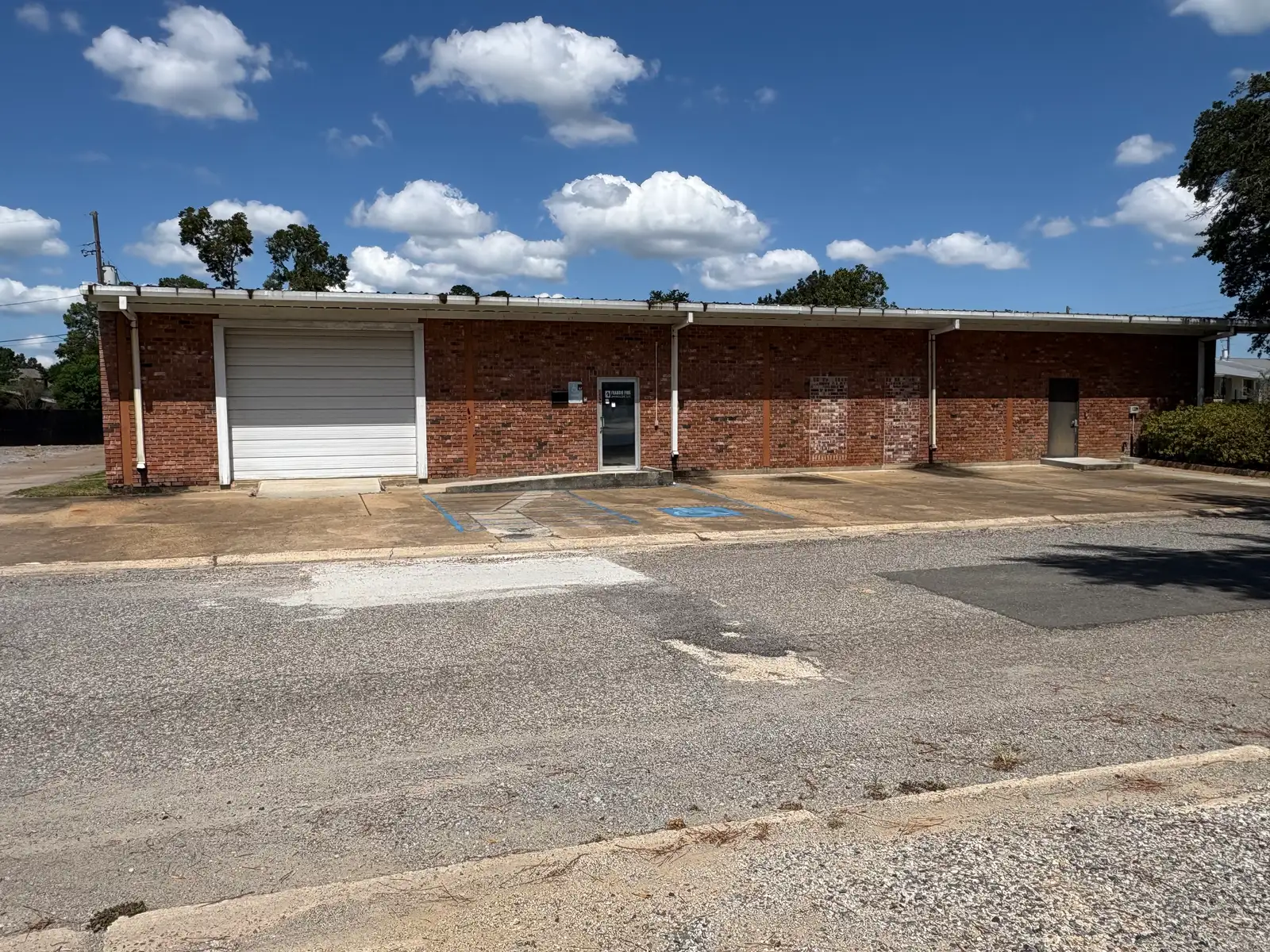 1616 Kerr St - Warehouse Space