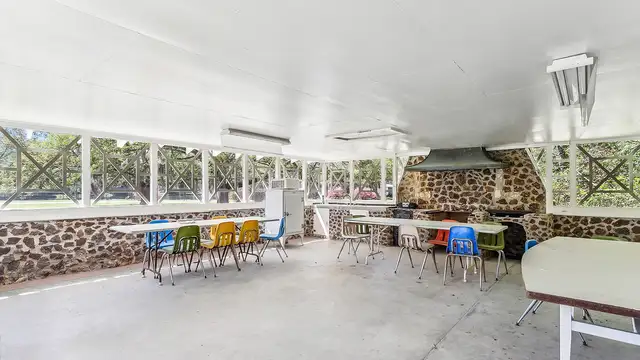 View image 18