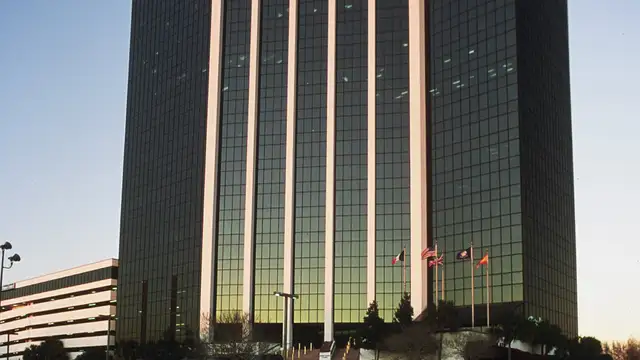 Heritage Plaza thumbnail 2