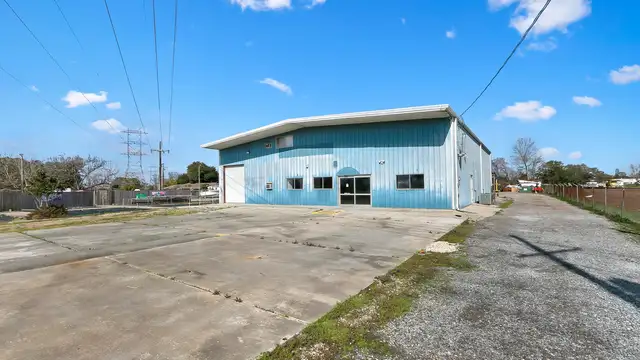 Lapalco Warehouse For Lease thumbnail 2