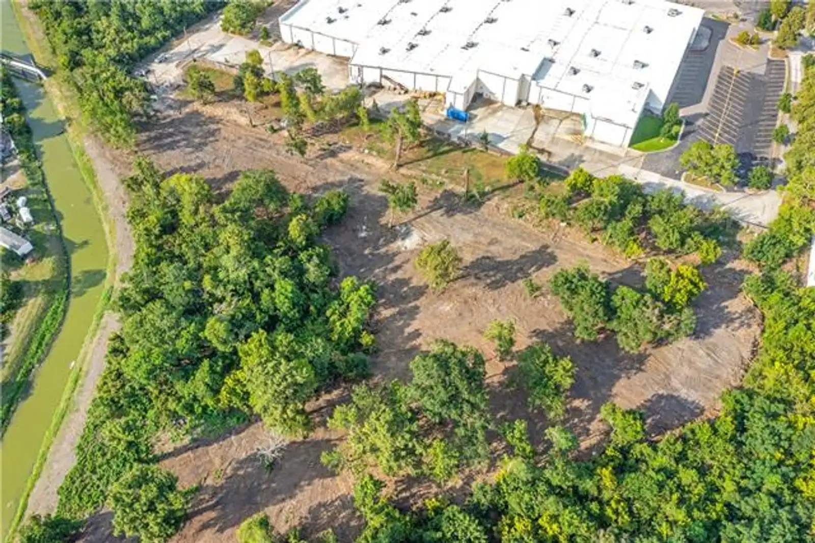 VACANT LAND IN HARVEY