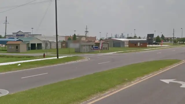 Hard Corner Adjacent  to Walmart thumbnail 3