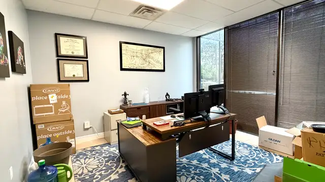 Deer Park Office Condominiums thumbnail 3