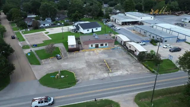 15025 Jefferson Hwy thumbnail 2