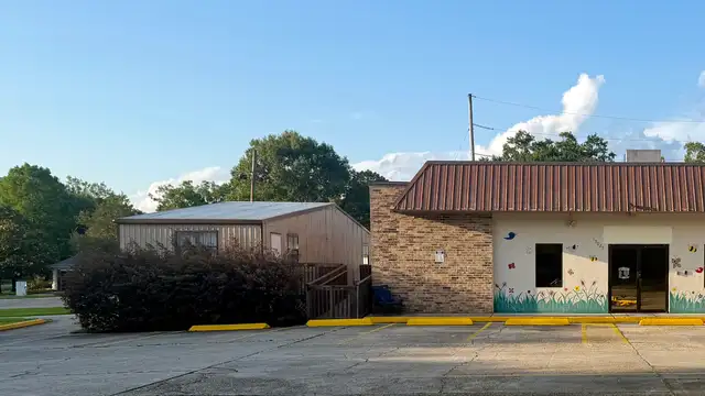 15025 Jefferson Hwy thumbnail 2