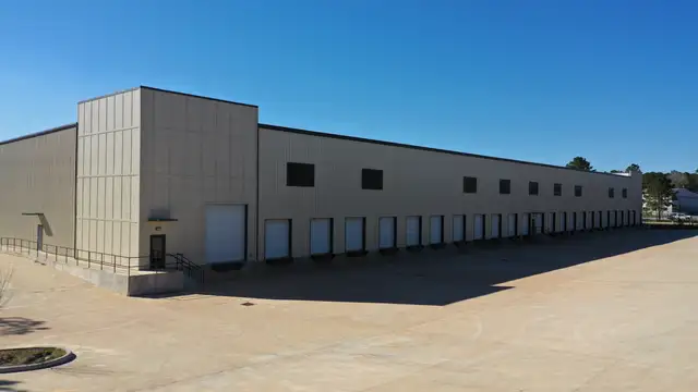 ±11,000 SF Dock High Distribution Warehouse thumbnail 3