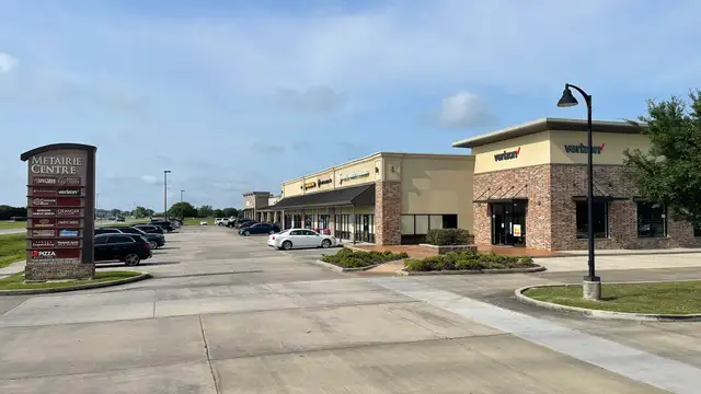 Retail/ Office Space Available thumbnail 5