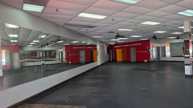 Suite 10 - Retail Space Available - Pontchartrain Place Shopping Center thumbnail 2