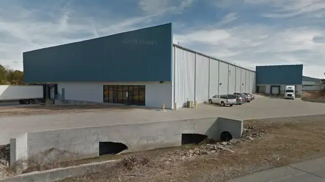 Industrial Warehouse For Lease thumbnail 3