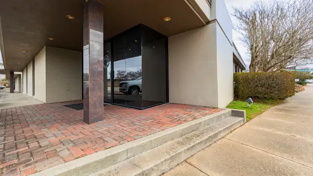 Premier Office Space for Lease! thumbnail 3