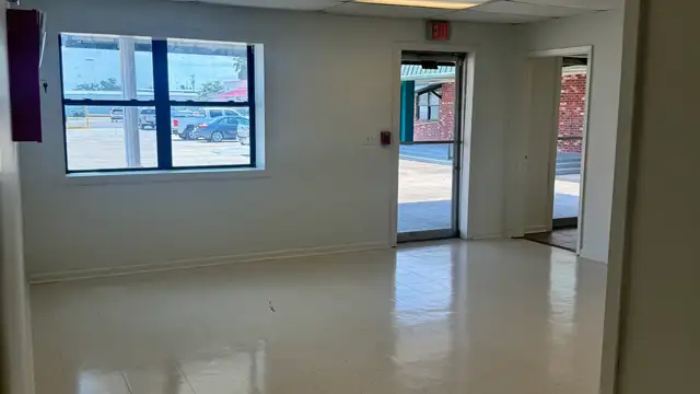 187 Monarch Dr thumbnail 5