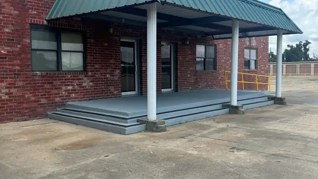 187 Monarch Dr thumbnail 3