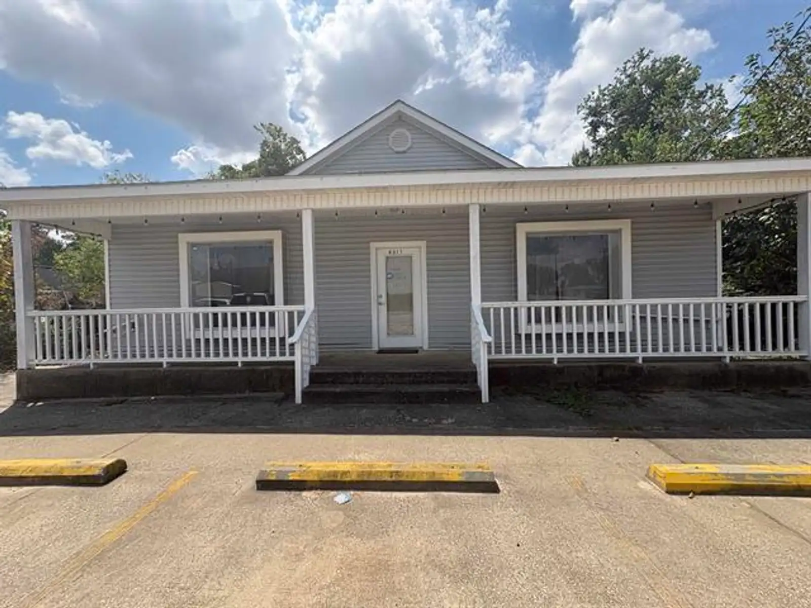 4311 Maplewood Dr