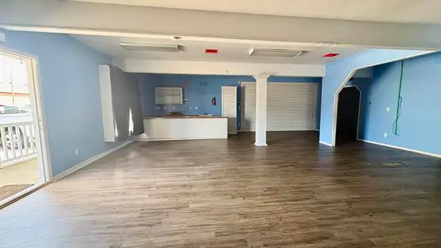 4311 Maplewood Dr thumbnail 5