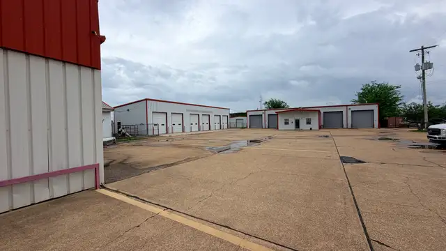 2134-2136 E Texas St. REDUCED thumbnail 5