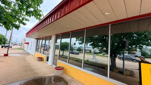 2134-2136 E Texas St. REDUCED thumbnail 3