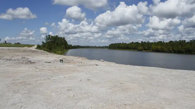 Boyce, LA Bulk Aggregate Distribution Yard Red River w/h barge accesss thumbnail 3