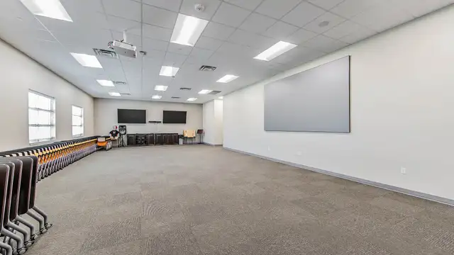 Purpose-Built Corporate Operations & Business Continuity Center thumbnail 3