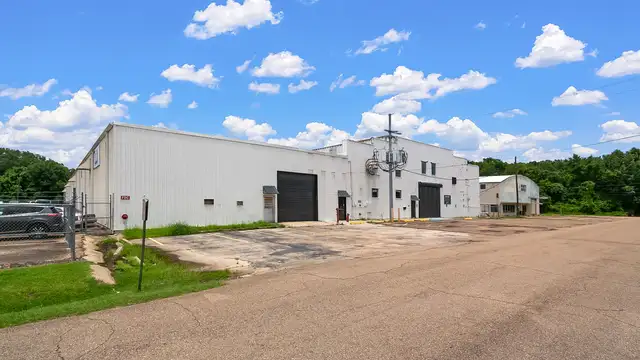 Prime Manufacturing Ready Facility | Recently Updated w/ Large Laydown Yard thumbnail 2