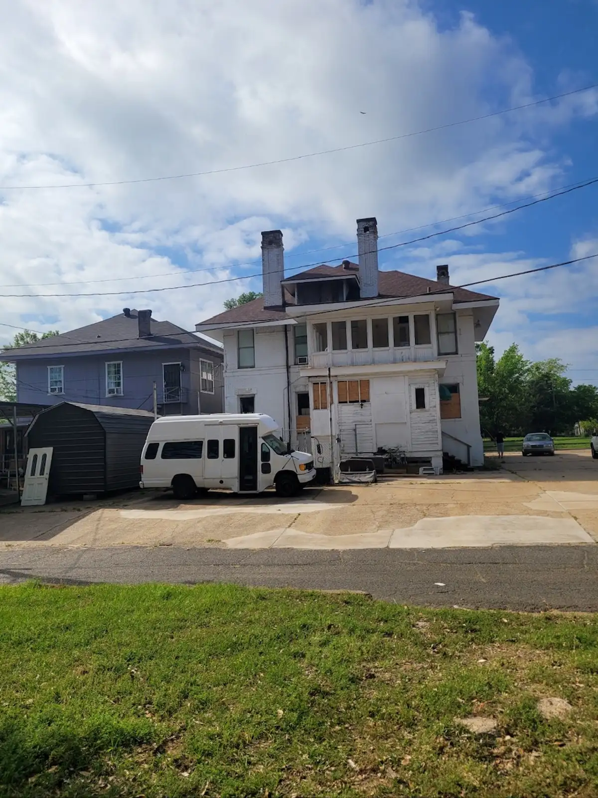 452 Stoner Ave image 3