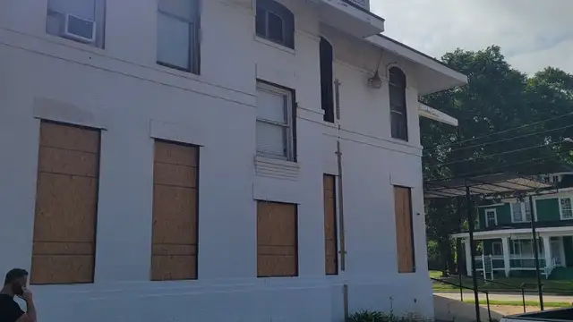 452 Stoner Ave thumbnail 2