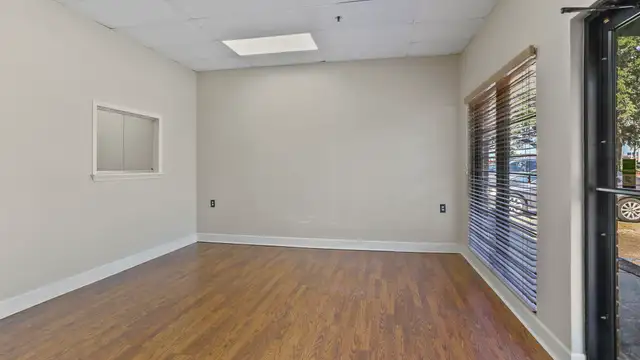 Medical / Dental Office For Sale thumbnail 3