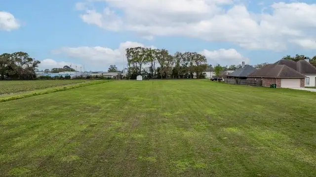Broussard Land thumbnail 3