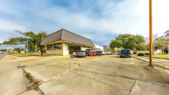6861 W Park Ave thumbnail 2
