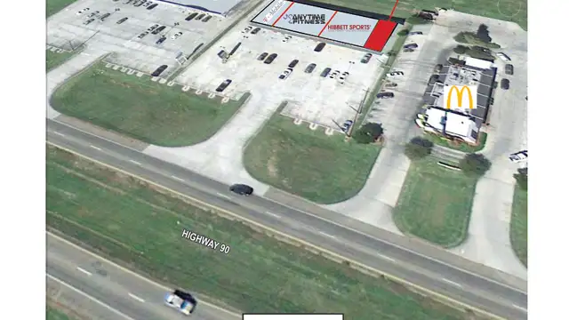 Bayou Vista Plaza thumbnail 3
