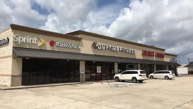 Bayou Vista Plaza thumbnail 4