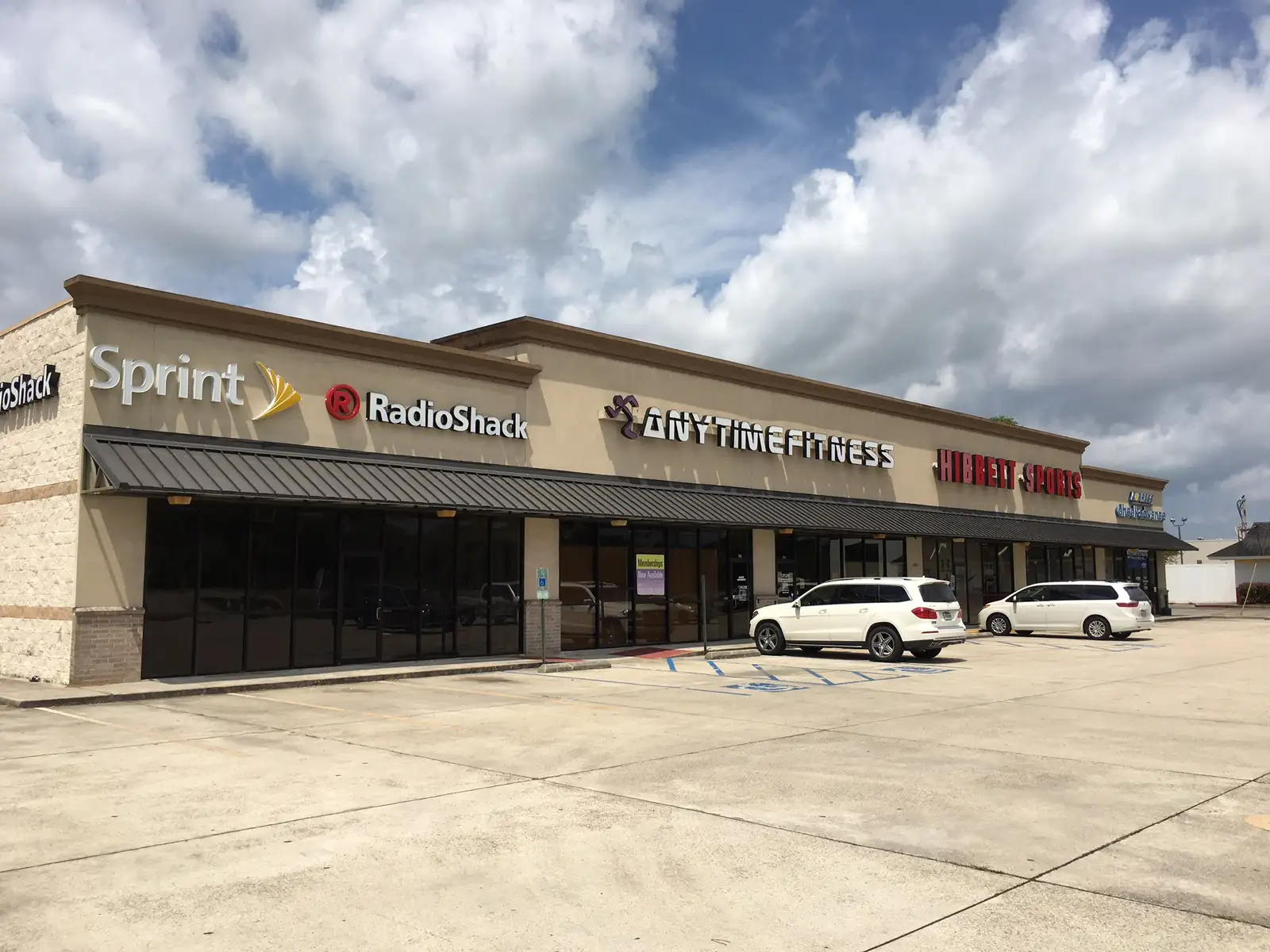 Bayou Vista Plaza image 4