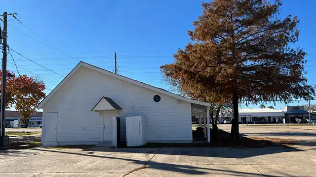 2160 Airline Dr thumbnail 2